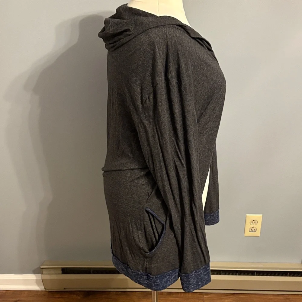 Colosseum Penn State Charcoal Hooded Open Cardigan with Navy Trim - Picture 4 of 5